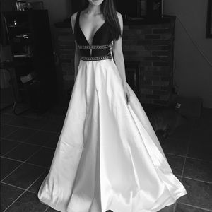 Black and White Ellie Wilde Size 2